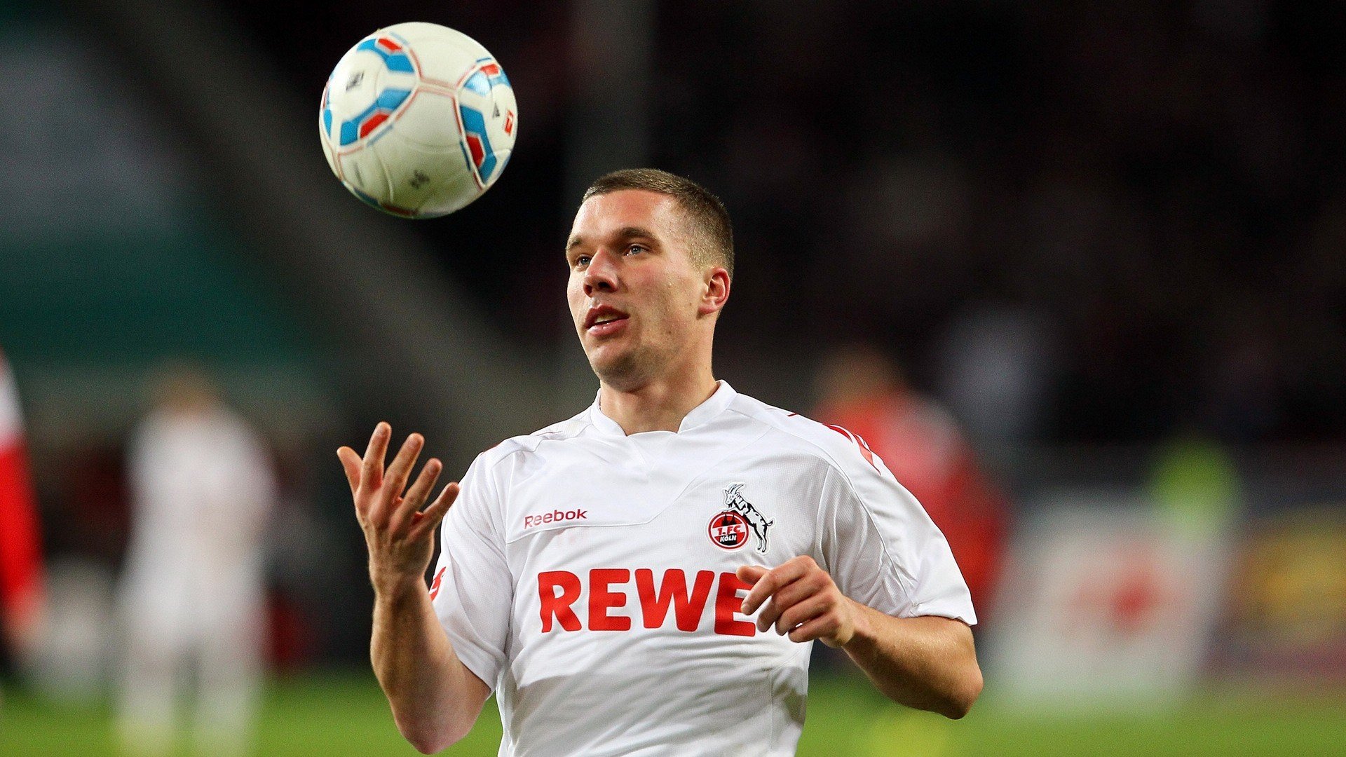 九游下载中心-主场球迷氛围是否提升球员命中率,球队主场是自己造的意思吗