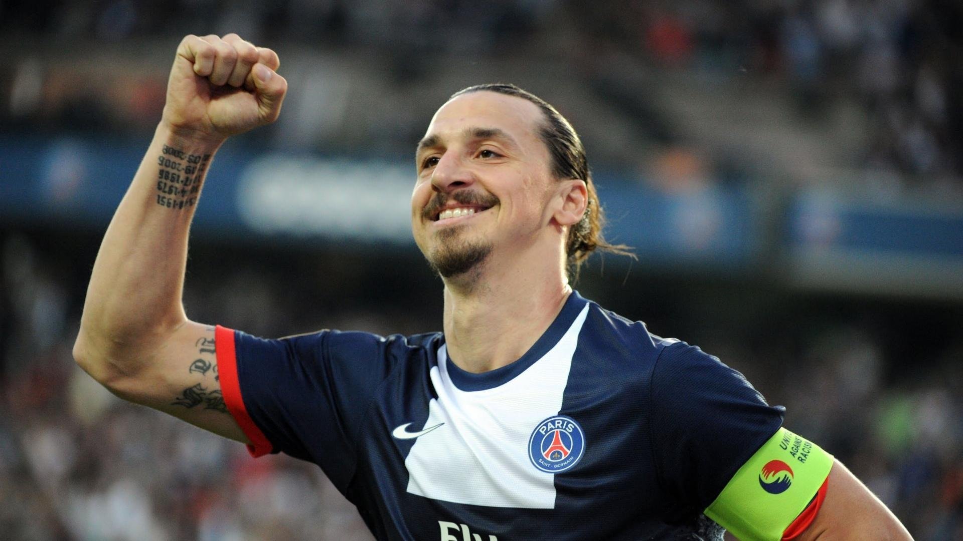 九游网-乔治·巴尔:他不仅能在防线上阻挡对手,还能通过精准的传球带动进攻